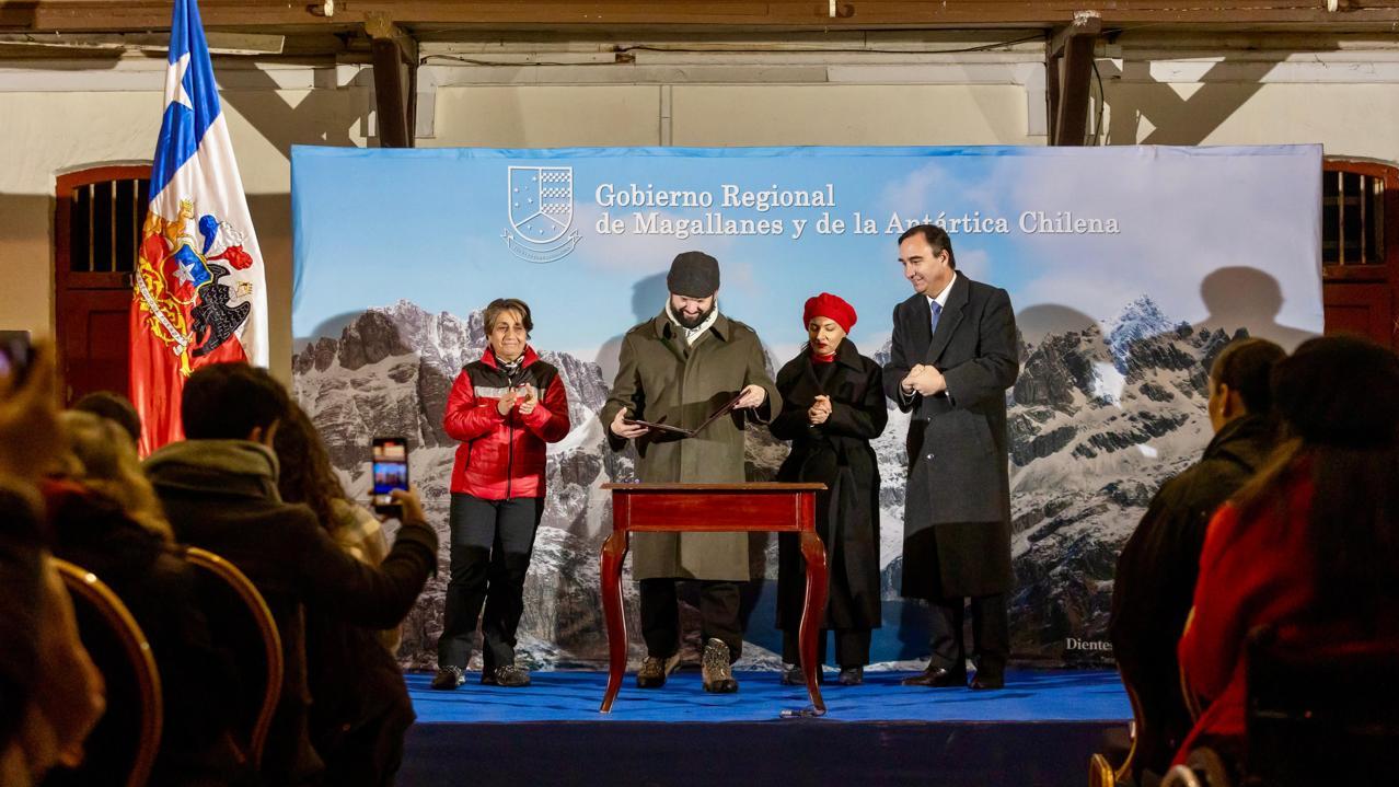 Presidente Boric y ministra Arredondo realizan entrega de terrenos para construcción de Biblioteca y Archivo Regional de Magallanes